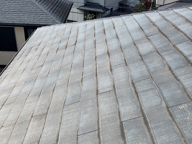 色褪せたスレート（コロニアル）屋根